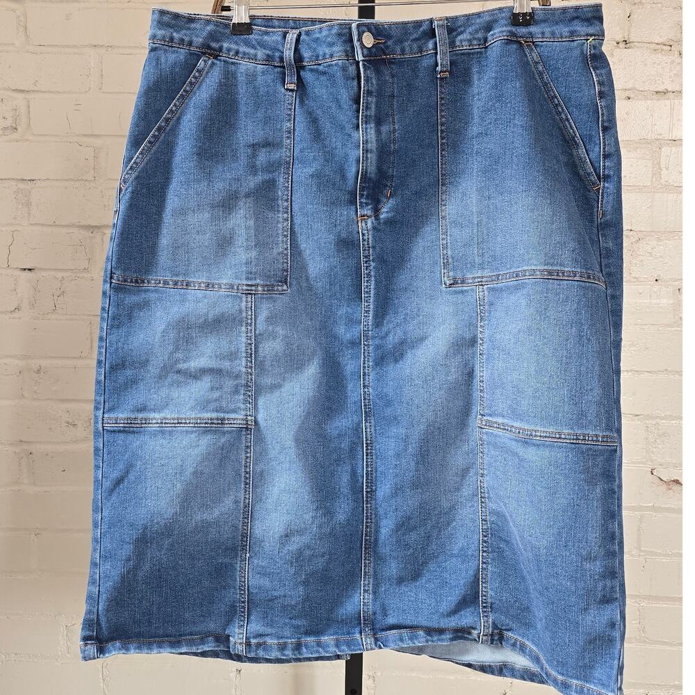 Y2K Aesthetic Denim Midi Skirt┃Medium Wash Back-Slit┃90s Casual Chic Streetwear